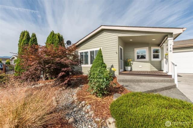 Property photo for 718 W Heritage Loop, Sequim photo 2