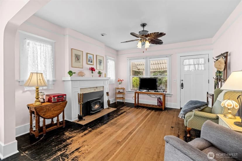 Property photo for 2706 S Judkins Street, Seattle photo 4