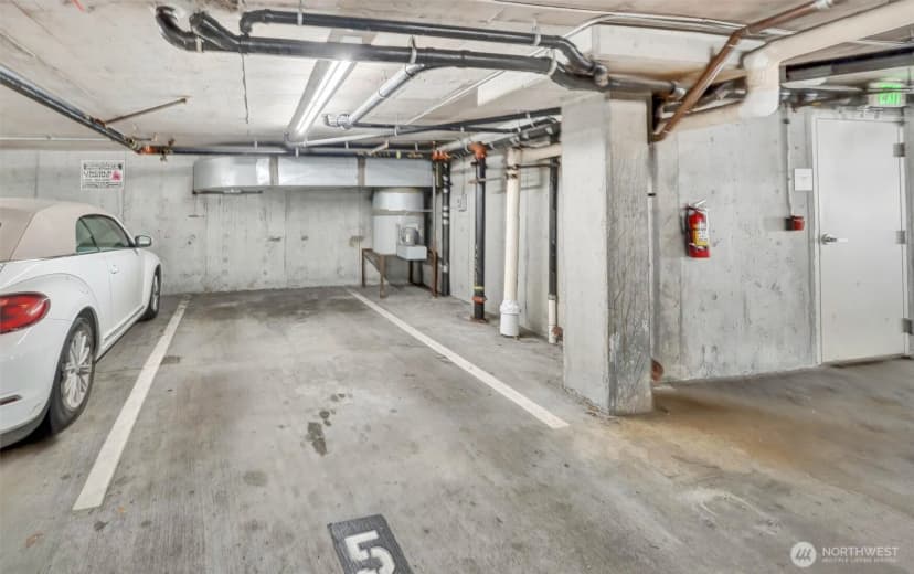 Property photo for 1550 Eastlake Avenue E #503, Seattle photo 16