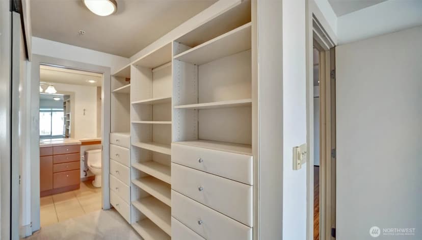 Property photo for 1550 Eastlake Avenue E #503, Seattle photo 9