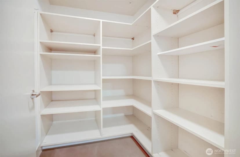 Property photo for 1550 Eastlake Avenue E #503, Seattle photo 18