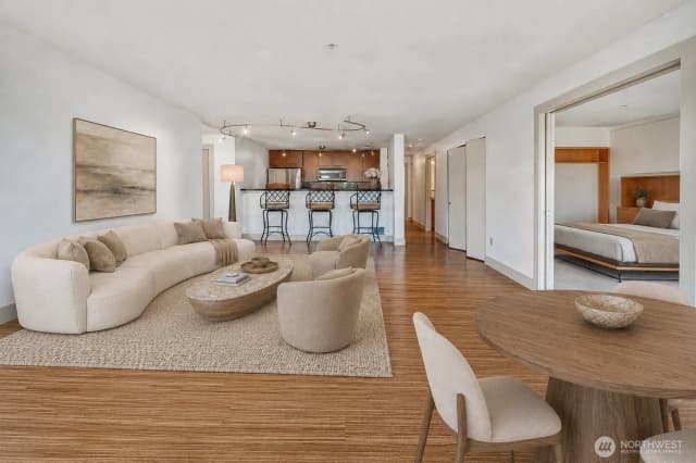 Property photo for 1550 Eastlake Avenue E #503, Seattle photo 3