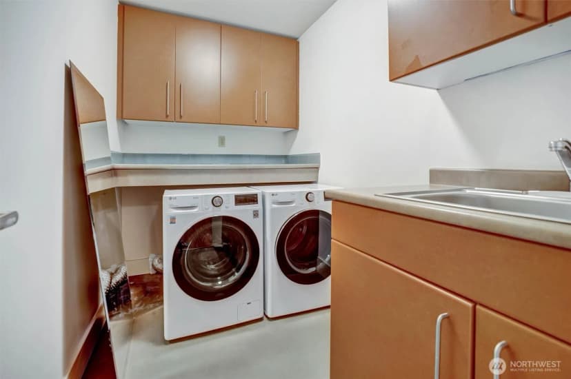 Property photo for 1550 Eastlake Avenue E #503, Seattle photo 13