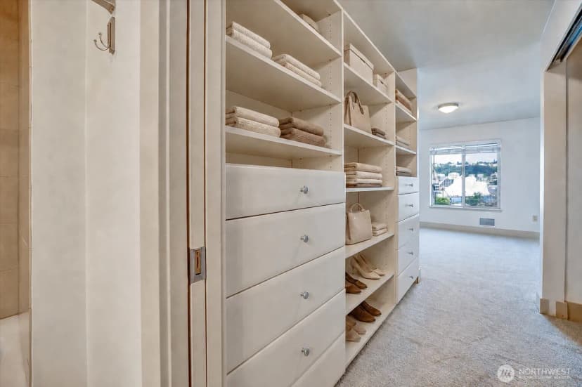 Property photo for 1550 Eastlake Avenue E #503, Seattle photo 19