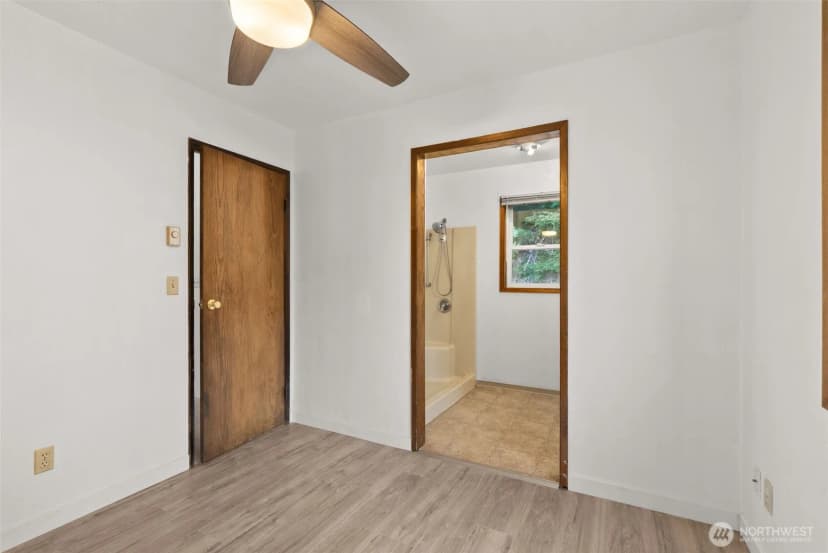 Property photo for 995 Davis Lake Road, Morton photo 15