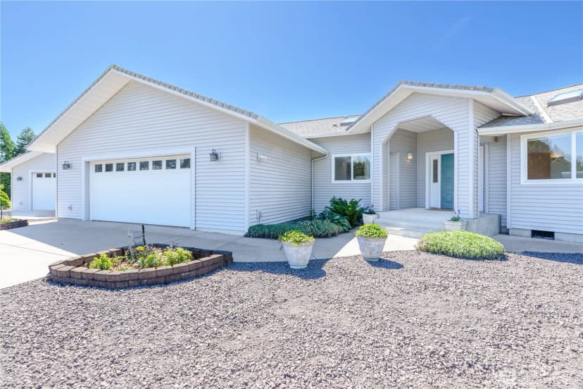 Property photo for 141 Kiwi Lane, Sequim