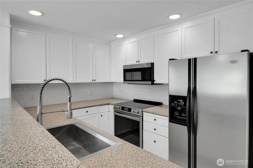 Property photo for 15330 Sunwood Boulevard #e304, Tukwila photo 15