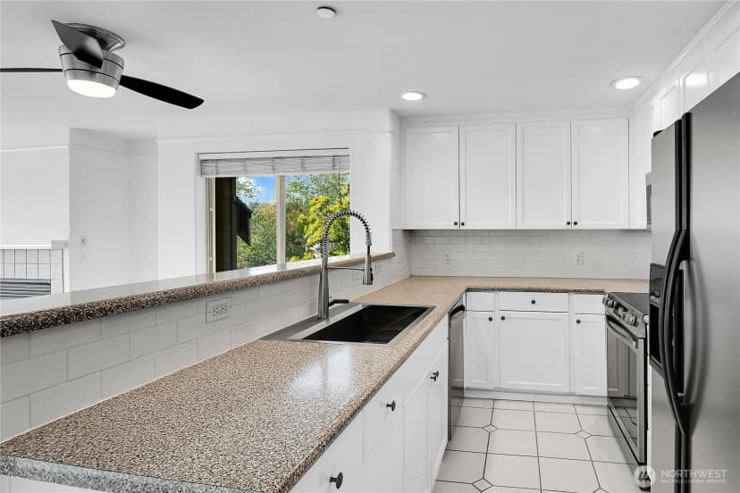 Property photo for 15330 Sunwood Boulevard #e304, Tukwila photo 17