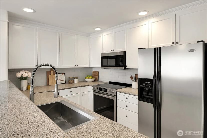 Property photo for 15330 Sunwood Boulevard #e304, Tukwila photo 14