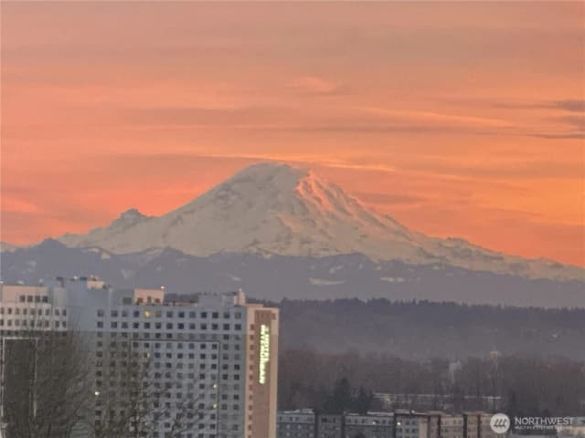 Property photo for 15330 Sunwood Boulevard #e304, Tukwila photo 3