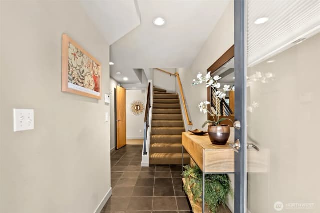 Property photo for 4923 39th Avenue S, Seattle photo 4