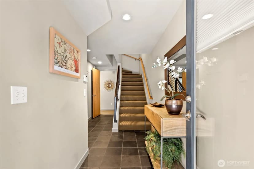 Property photo for 4923 39th Avenue S, Seattle photo 4