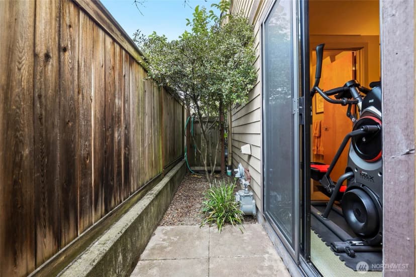 Property photo for 4923 39th Avenue S, Seattle photo 32