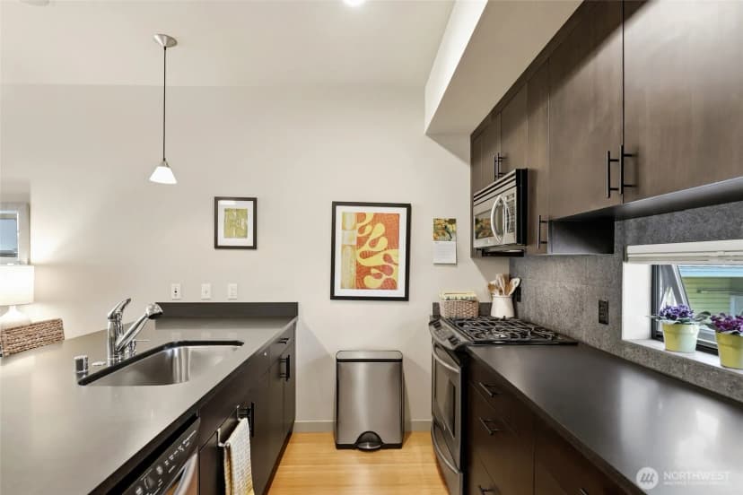 Property photo for 4923 39th Avenue S, Seattle photo 12