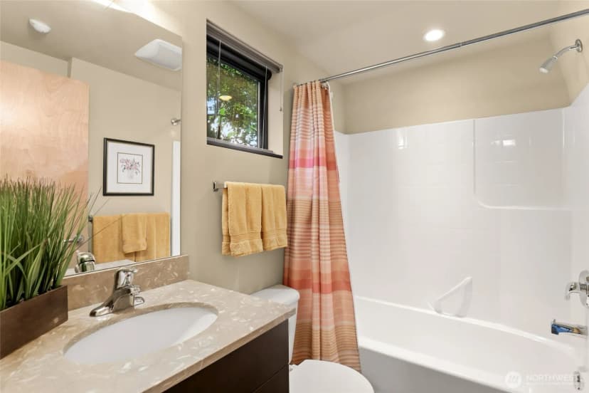 Property photo for 4923 39th Avenue S, Seattle photo 25
