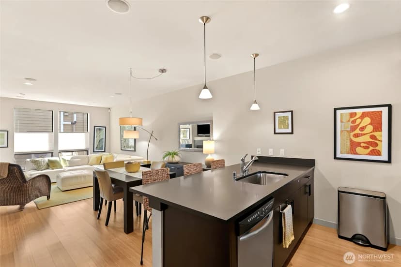 Property photo for 4923 39th Avenue S, Seattle photo 13