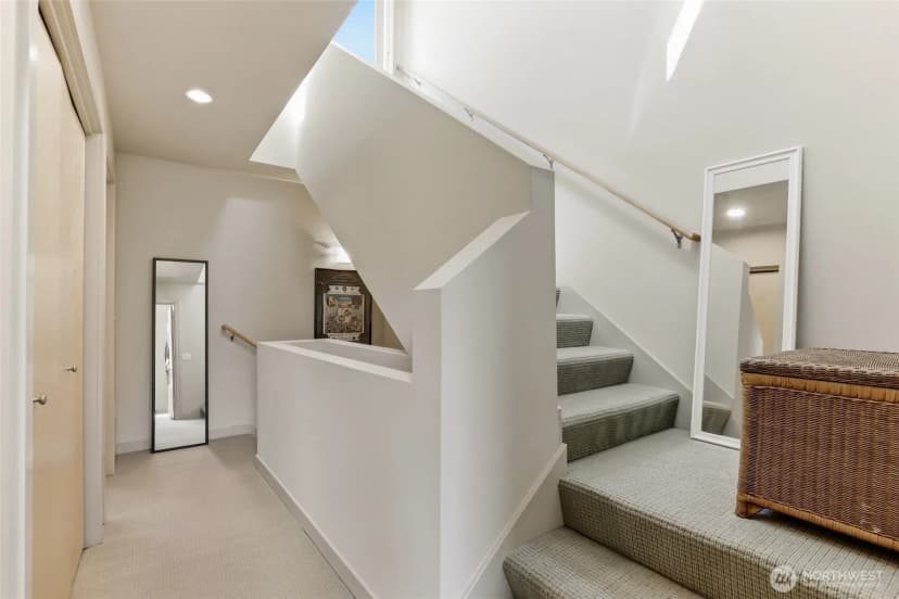 Property photo for 4923 39th Avenue S, Seattle photo 16