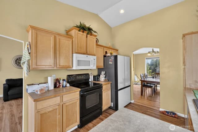 Property photo for 18318 13th Avenue Ct E, Spanaway photo 4