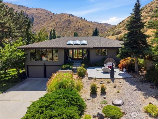 Property photo for 1030 Canyonside Road, Wenatchee
