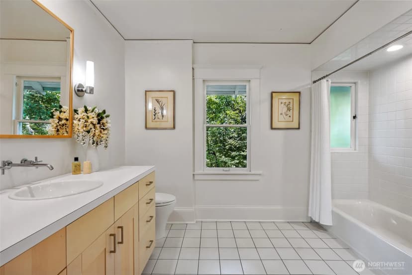Property photo for 2202 N 41st Street, Seattle photo 29