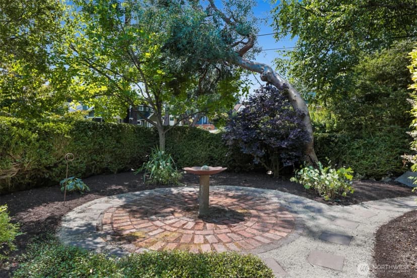 Property photo for 2202 N 41st Street, Seattle photo 36