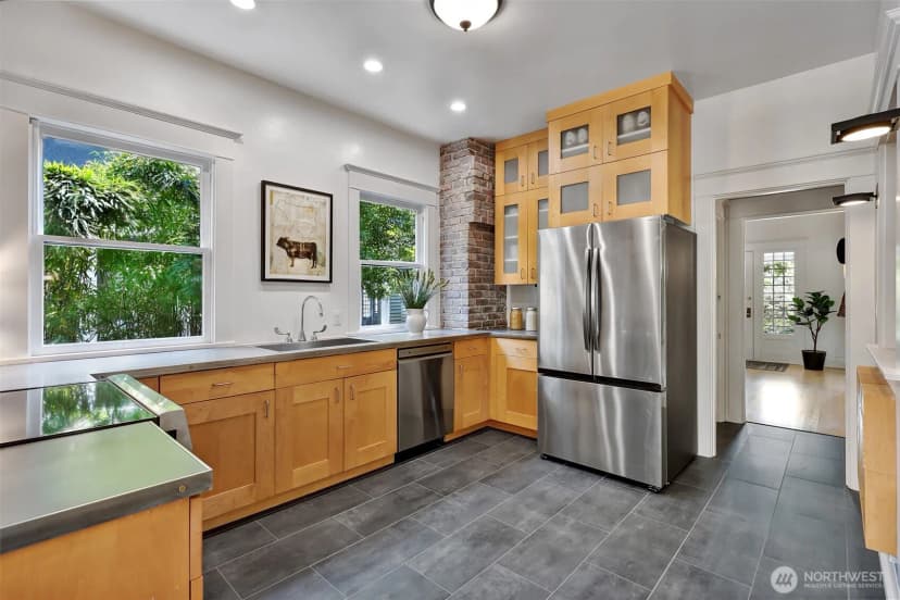Property photo for 2202 N 41st Street, Seattle photo 17