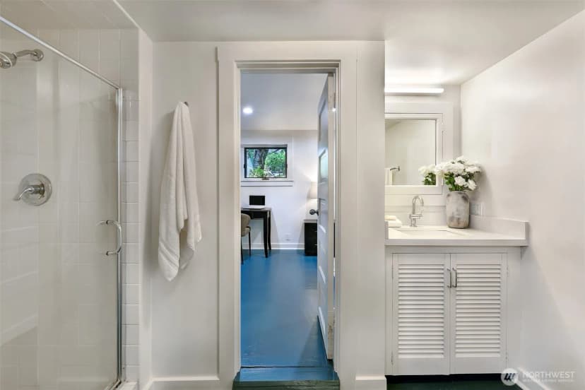 Property photo for 2202 N 41st Street, Seattle photo 32