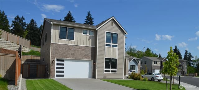 Property photo for 3829 95th Avenue E, Edgewood