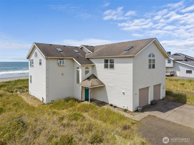 Property photo for 511 Dune Crest Drive, Westport