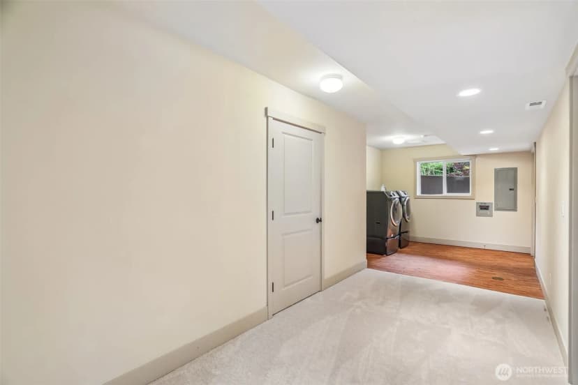 Property photo for 15831 Se 43rd Place, Bellevue photo 30