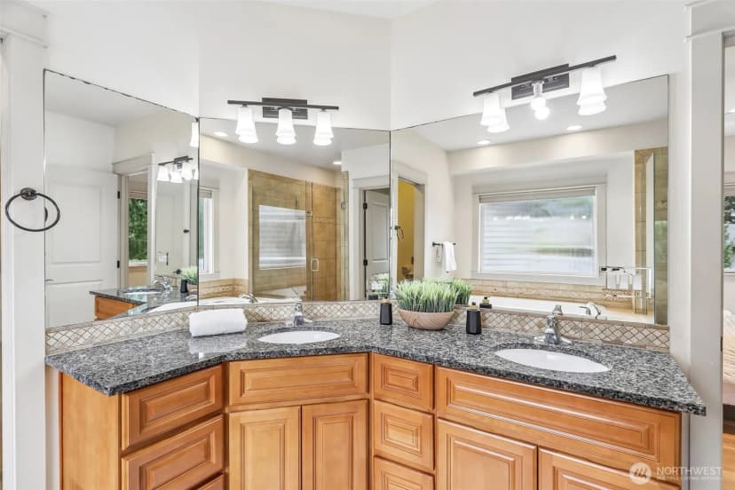 Property photo for 15831 Se 43rd Place, Bellevue photo 16