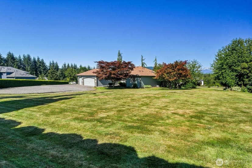 Property photo for 11428 128th Drive Ne, Lake Stevens photo 3