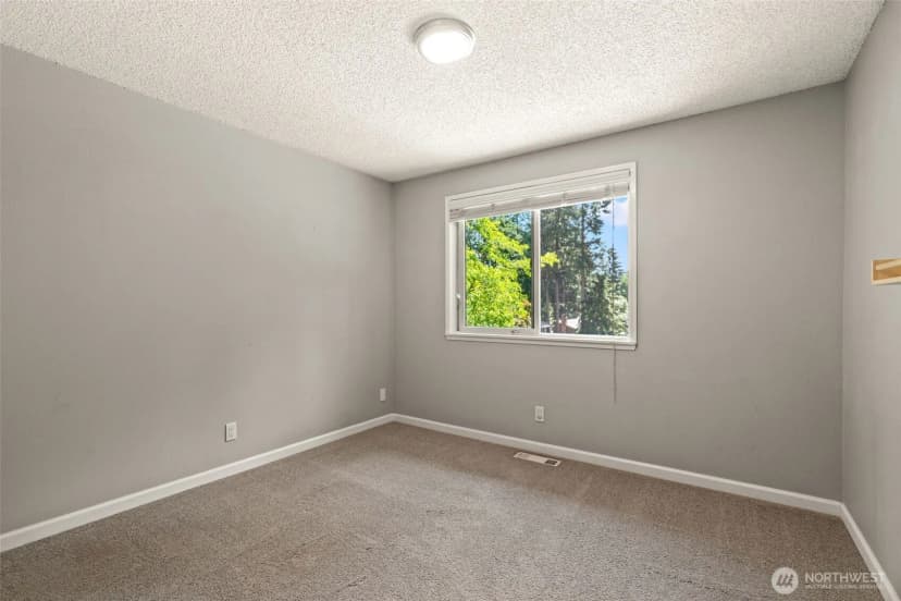 Property photo for 10614 Ne 149th St, Bothell photo 14