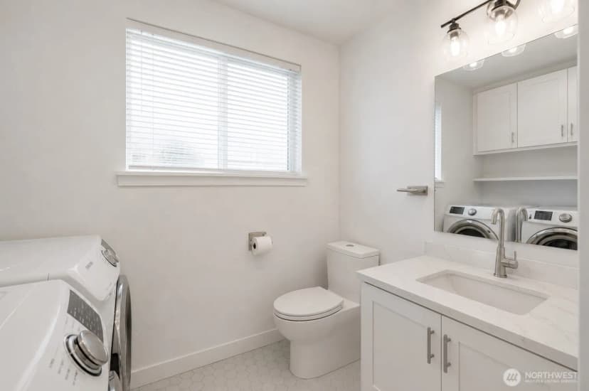 Property photo for 151 Ne 115th St, Seattle photo 16