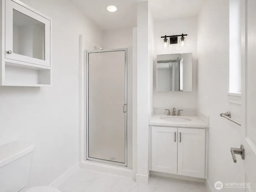 Property photo for 151 Ne 115th St, Seattle photo 9