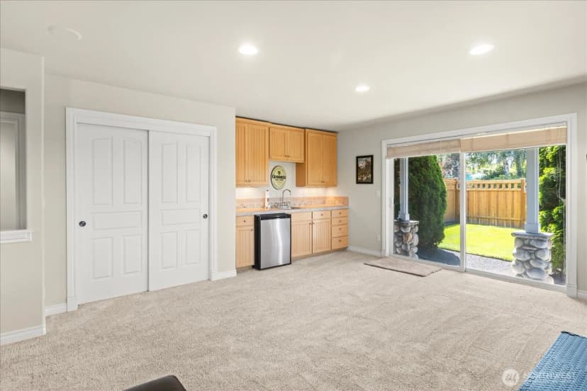 Property photo for 809 Driftwood Place, Edmonds photo 32