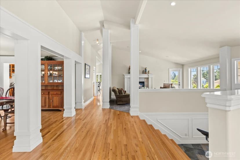 Property photo for 809 Driftwood Place, Edmonds photo 6