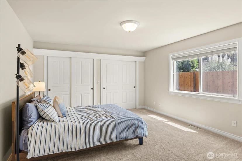 Property photo for 809 Driftwood Place, Edmonds photo 36