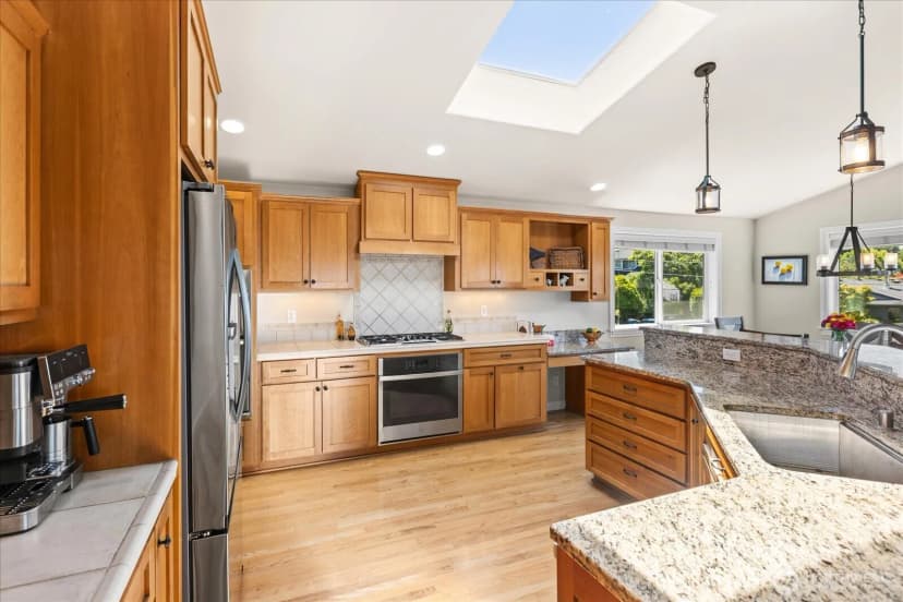 Property photo for 809 Driftwood Place, Edmonds photo 9