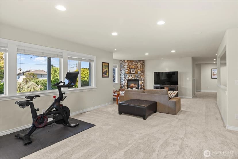 Property photo for 809 Driftwood Place, Edmonds photo 33