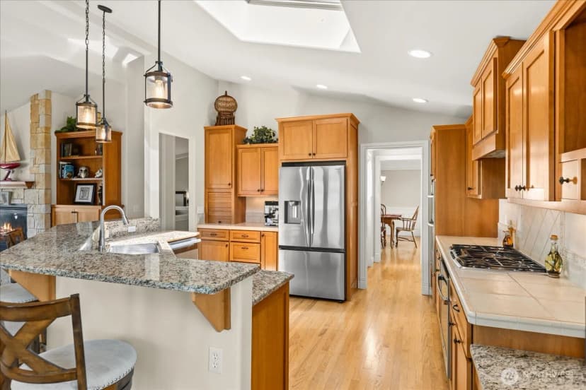 Property photo for 809 Driftwood Place, Edmonds photo 10