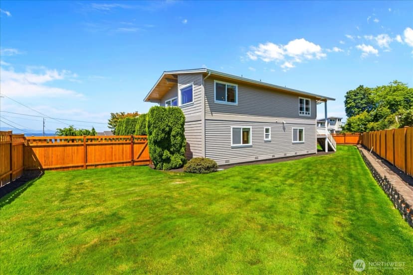 Property photo for 809 Driftwood Place, Edmonds photo 40