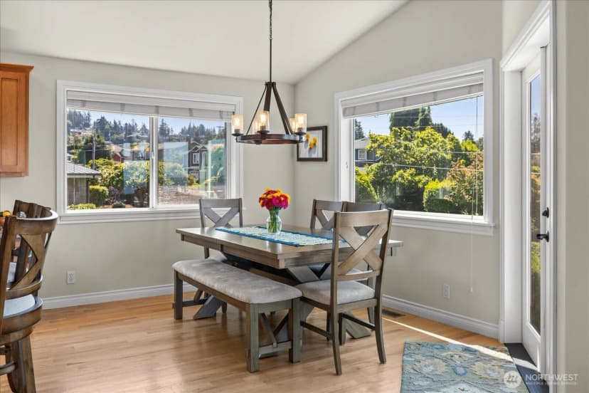 Property photo for 809 Driftwood Place, Edmonds photo 12