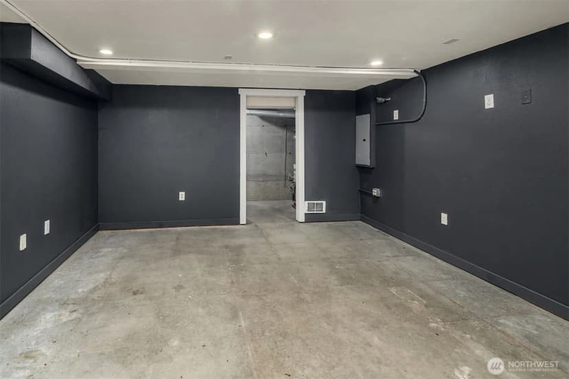 Property photo for 2038 9th Street W, Kirkland photo 30