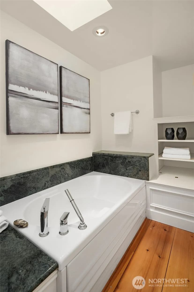 Property photo for 2038 9th Street W, Kirkland photo 22