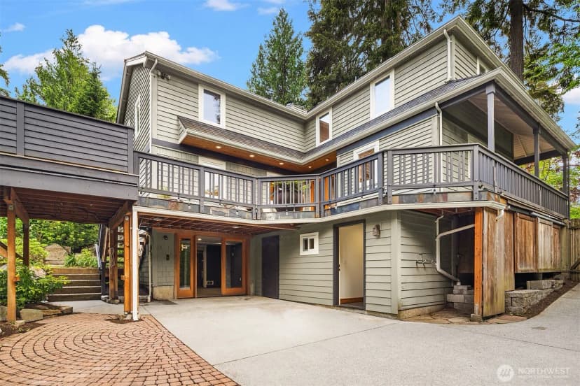 Property photo for 2038 9th Street W, Kirkland photo 31