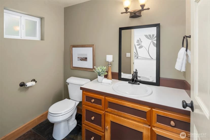 Property photo for 2038 9th Street W, Kirkland photo 29