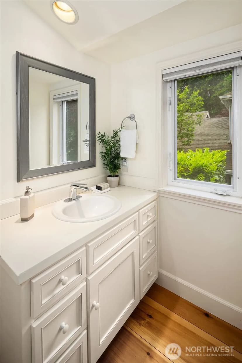Property photo for 2038 9th Street W, Kirkland photo 24