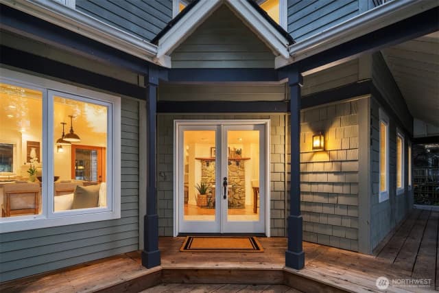 Property photo for 2038 9th Street W, Kirkland photo 3