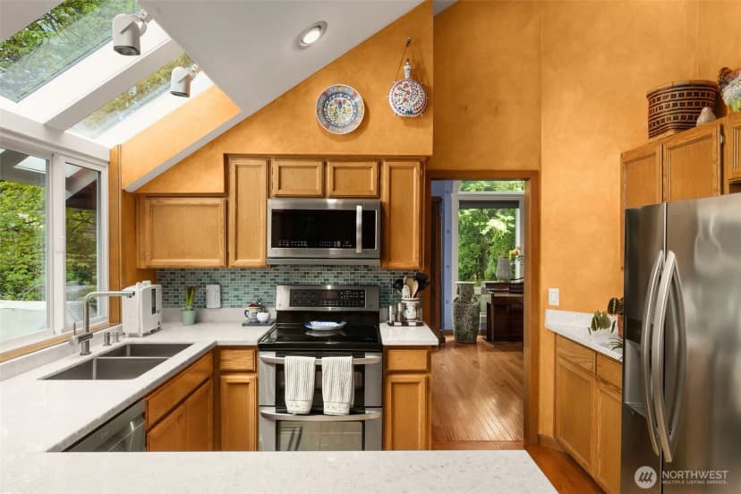 Property photo for 9602 Ne 35th Place, Clyde Hill photo 15